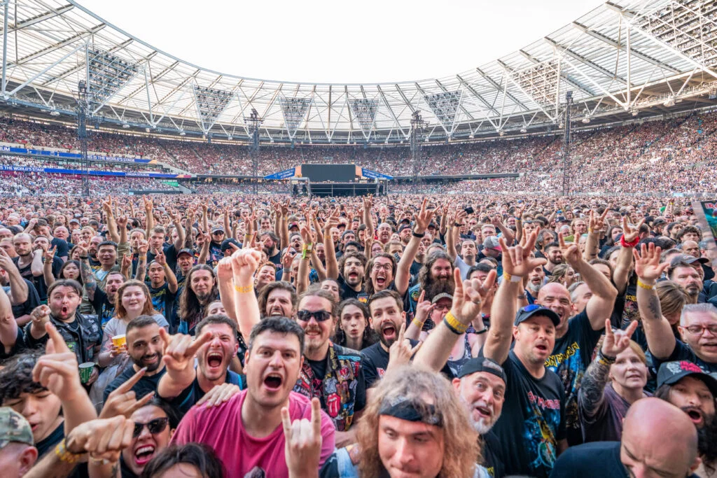 Live music photography from the pit at a large outdoor concert in the UK. Flying a Drone Over a Crowd: Why You Don't and What It Costs If You Do