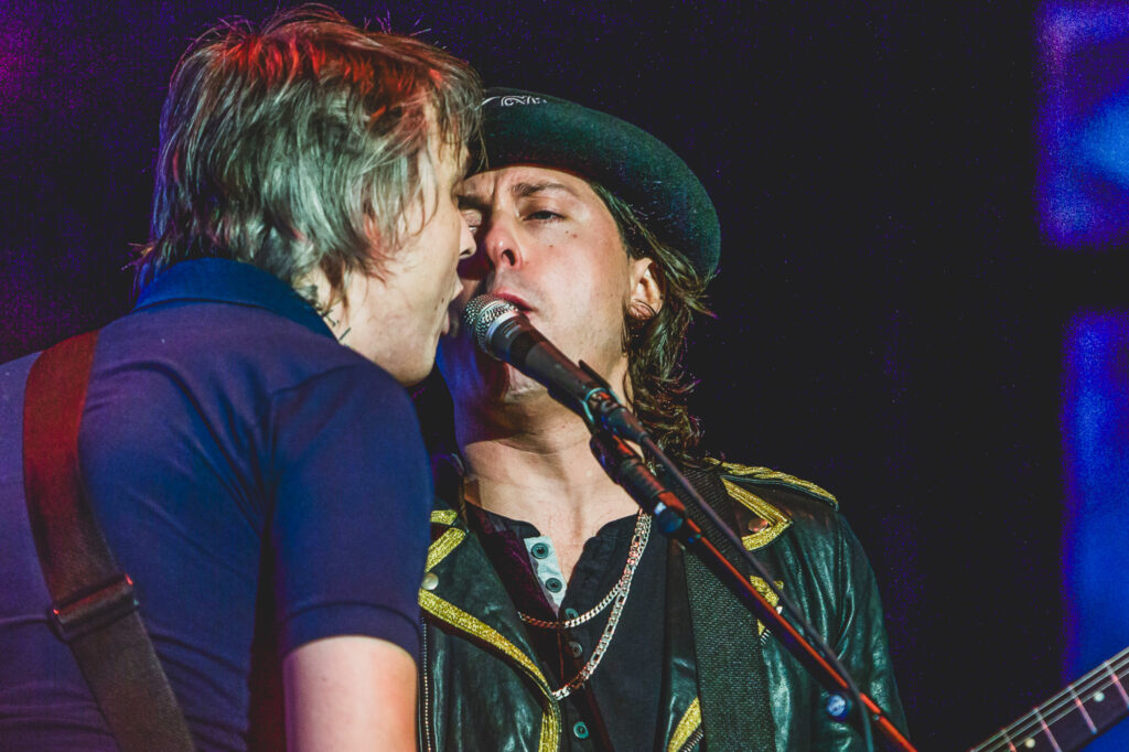 The Libertines Photography. Blanc Creative Norwich Music Photography capture the Libertines at their biggest concert to date in 2016 at London 's O2 Arena