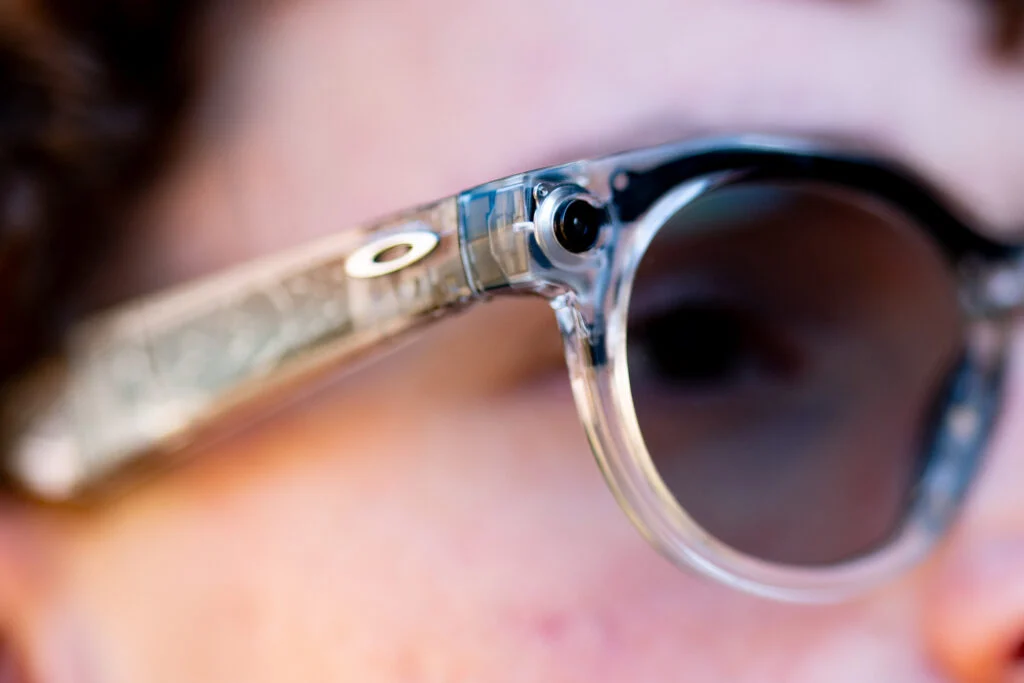 UK Law - Meta Glasses receive backlash over privacy concerns and banned from Wetherspoons Pubs cross England